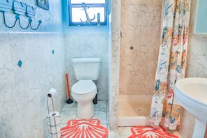 Shower, towels - WELCOME TO  A PARADISE GETAWAY IN WEEKI WACHEE FLORIDA (Spring Hill)