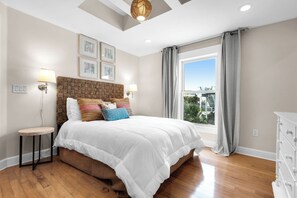 4 bedrooms, iron/ironing board, free WiFi, bed sheets - The Sunshine House | Pet Friendly 🐾 w/ Heated Pool + Beach Access + Gulf Views (Pensacola Beach)