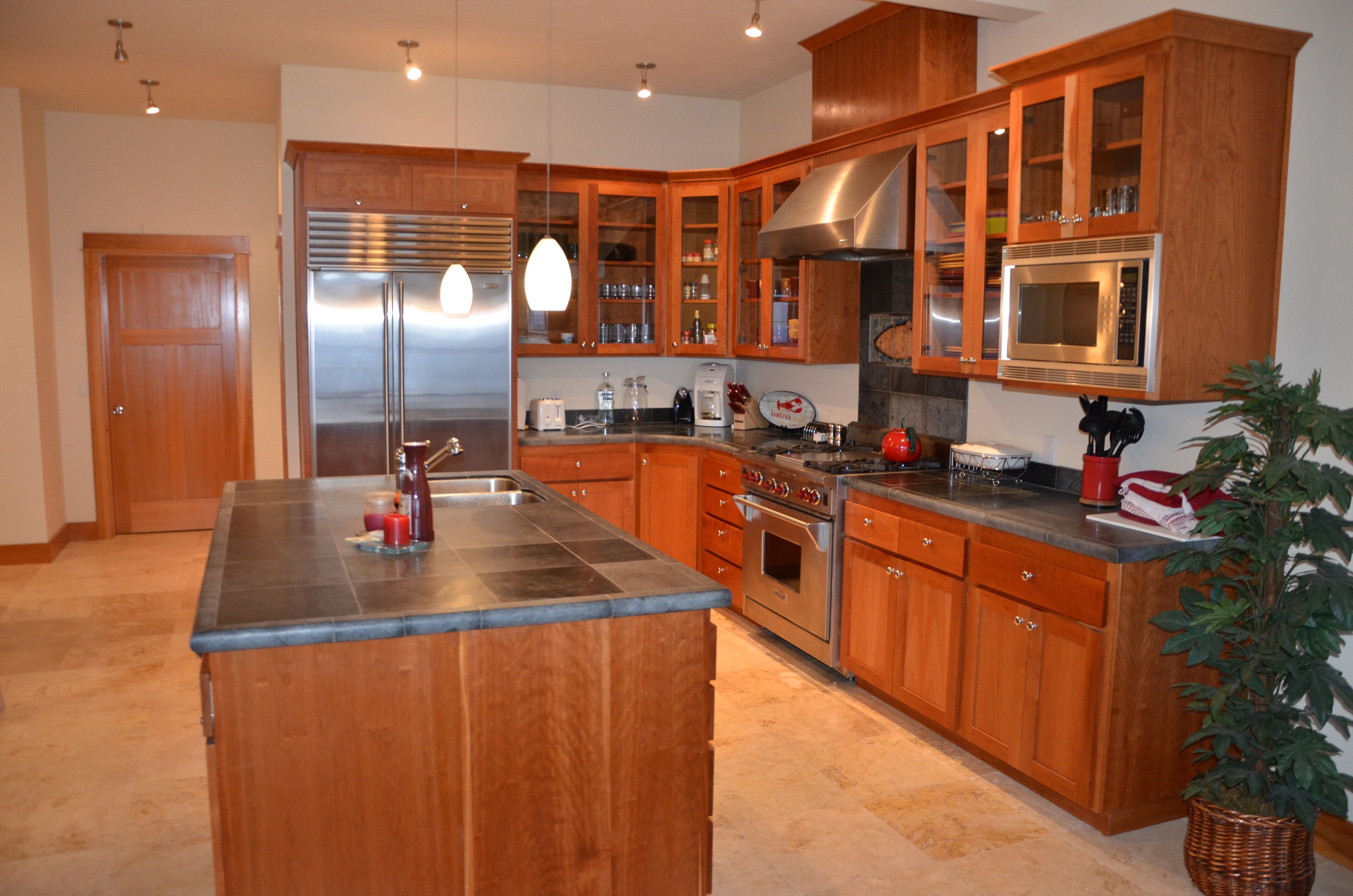 Unbelievable panoramic views of ocean and mountains.