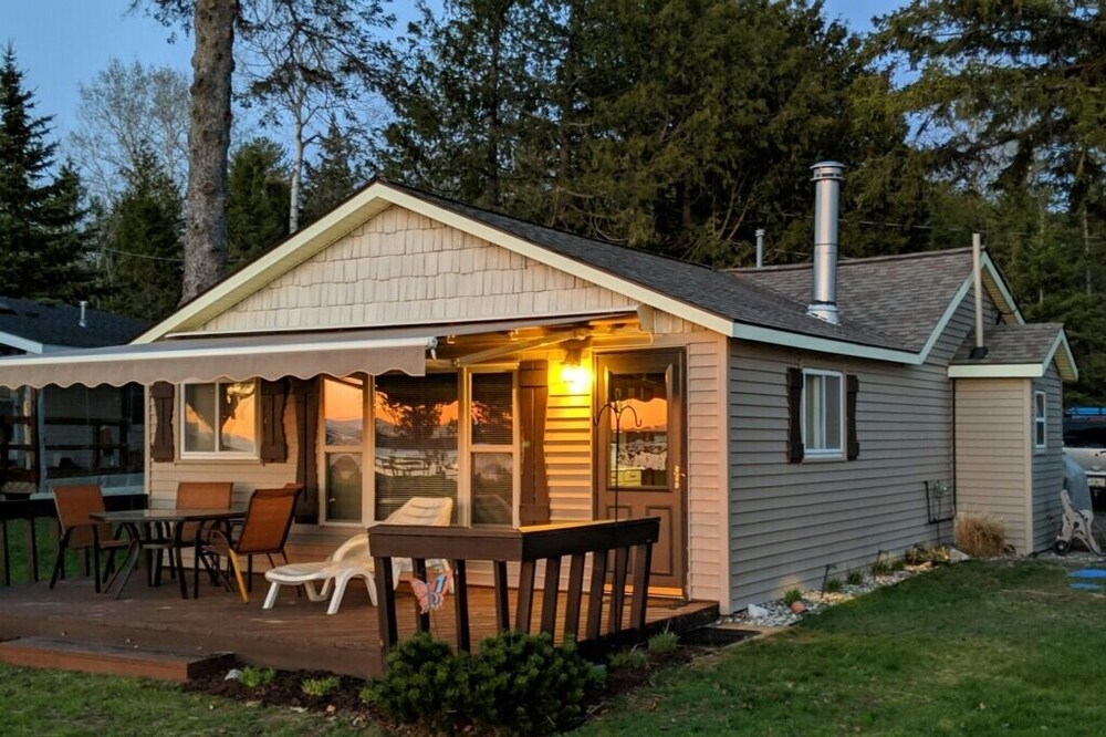 Cozy Burt Lake Cottage