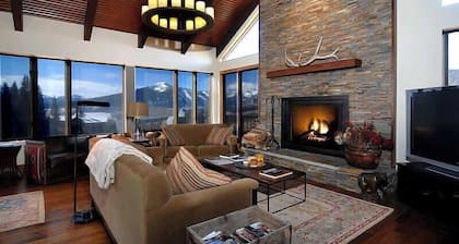 Elk Run-Hot Tub, Pet Friendly, and Close to Slopes