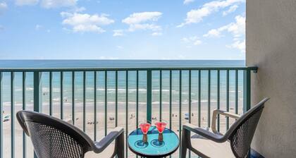 Happy Ours-Gorgeous Oceanfront King Bedroom, Living Room, Kitchen w/ Full Stove