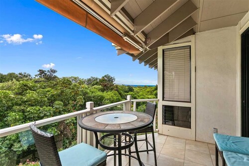 Gorgeous Luxury 2nd-Floor 2Bd/2Ba Retreat with Ultra-Quiet A/C, & 6'x5' Shower