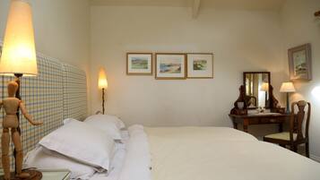 2 bedrooms, iron/ironing board, travel cot, free WiFi