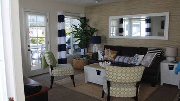 Télévision, cheminée, lecteur de DVD