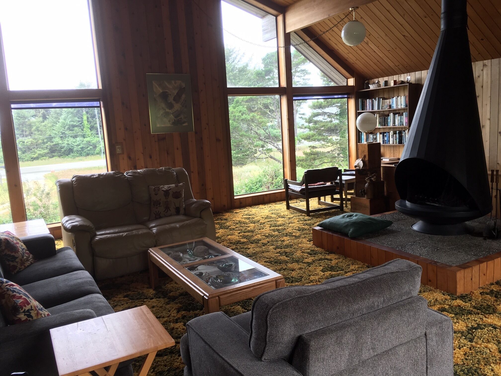 Stunning Ocean & Mountain Views,Quiet Family Home,Beach Access