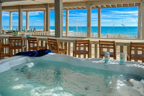 Oceanfront Oasis: Majestic Views!  Hot Tub, Fenced Yard, Covered Outdoor Space