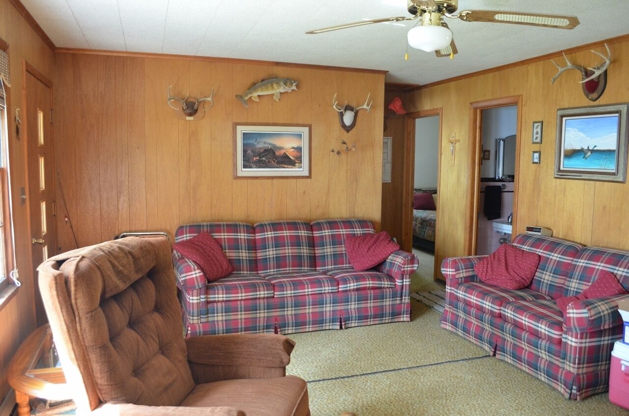Family Friendly Lake Place Retreat. Fishing, Swimming, Camp Fires and More.