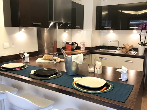 Voir Ste Victoire appartement de luxe contemporain dans le nouveau centre-ville d'Aix en Pr