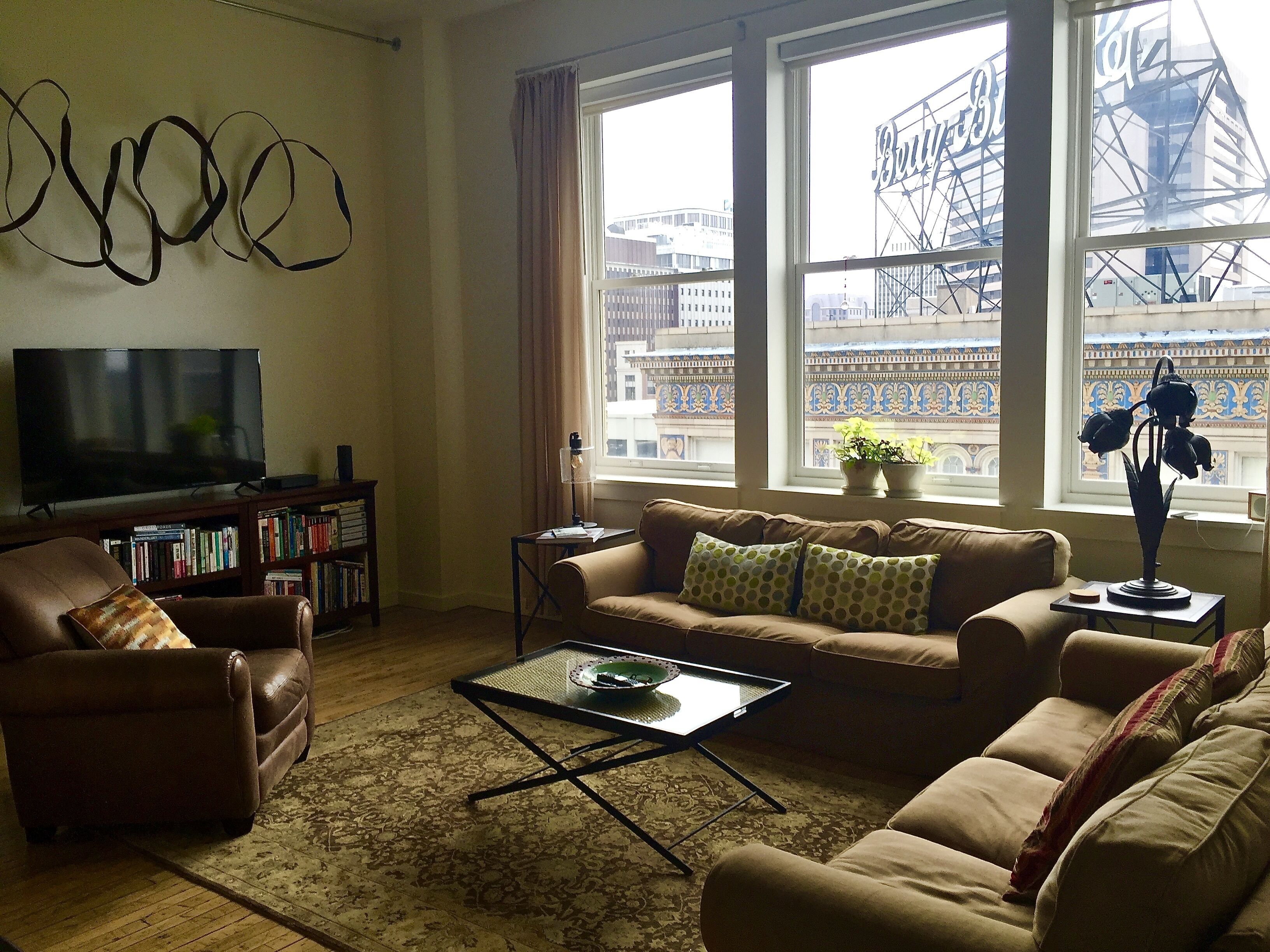 Elegant 2BR/2BA in the heart of Downtown RVA with secured parking (30 day min)