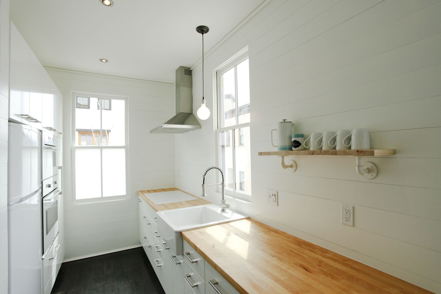 The Zebra Loft - An elegant & unique property located downtown on the river park