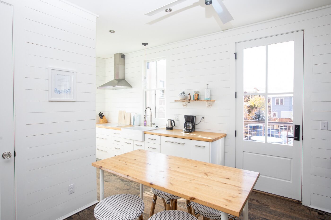 The Zebra Loft - An elegant & unique property located downtown on the river park