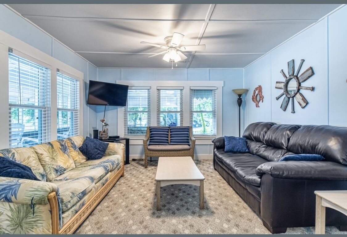 Nostalgic Cottage-Best Porch View in O.D.! Steps to Beach & Main Street