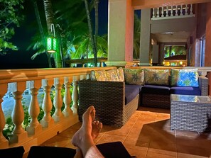 Property grounds - 3Mill+ OCEANFRONT Villa @ Infinity Bay Resort +Terraces, Pools, Luxury 24hr Srvs (West Bay)