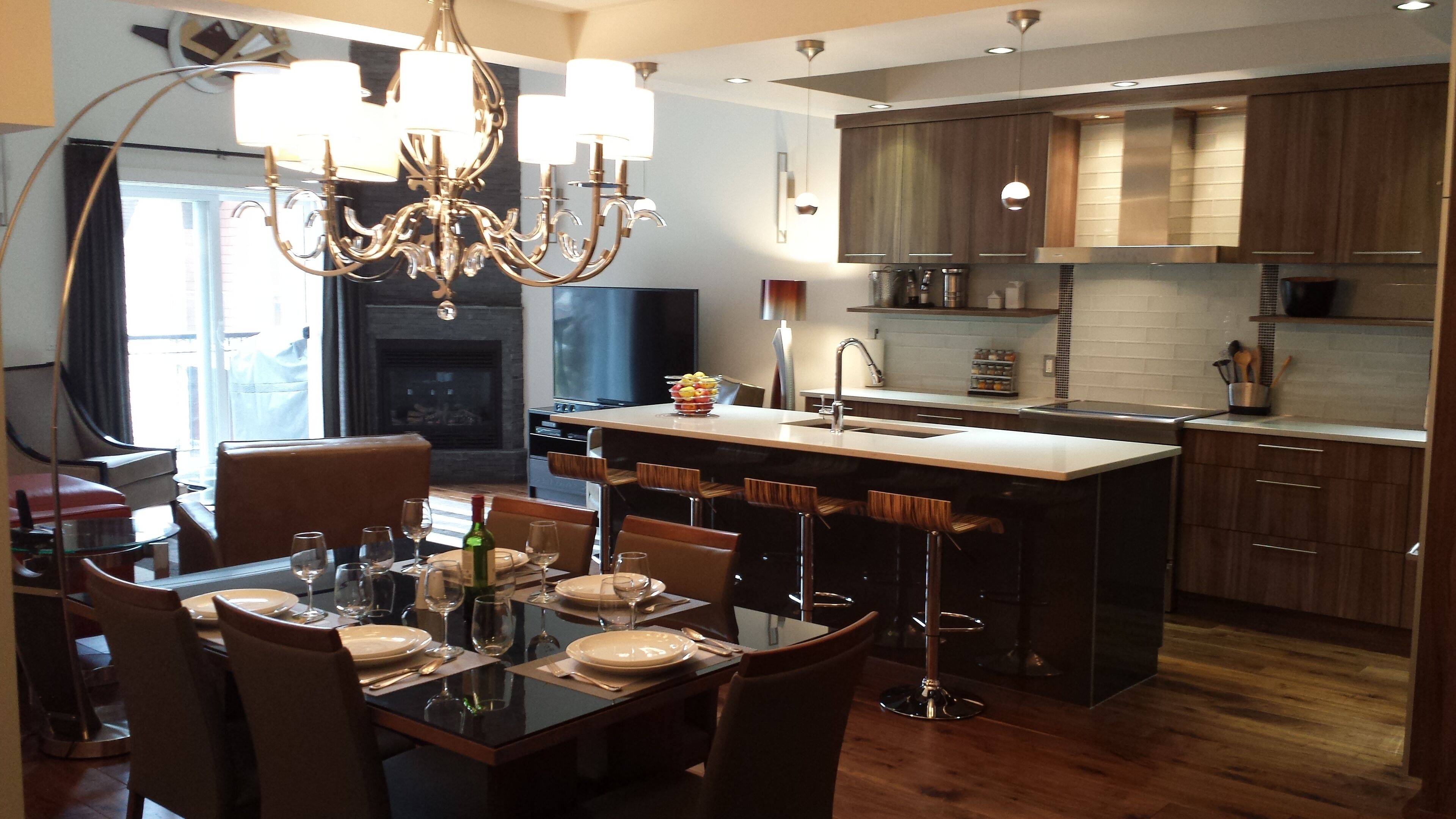 Mountain Luxury in a Penthouse Condo with Private Rooftop Hot Tub