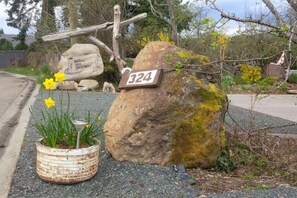 Property grounds - Potters View Guesthouse, Parksville (Parksville)