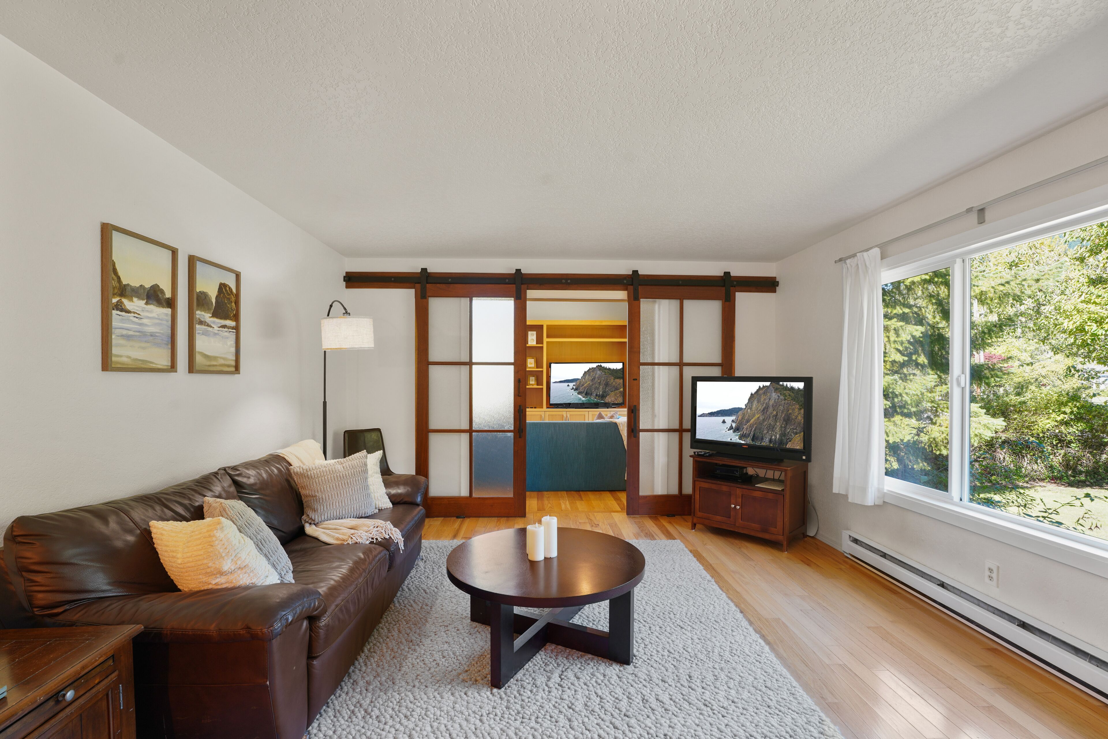 Manzanita October Discount! Easy Beach Access! Pets Welcome! Large Outdoor Patio