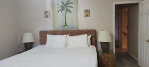 6 habitaciones, escritorio, tabla de planchar con plancha y wifi 