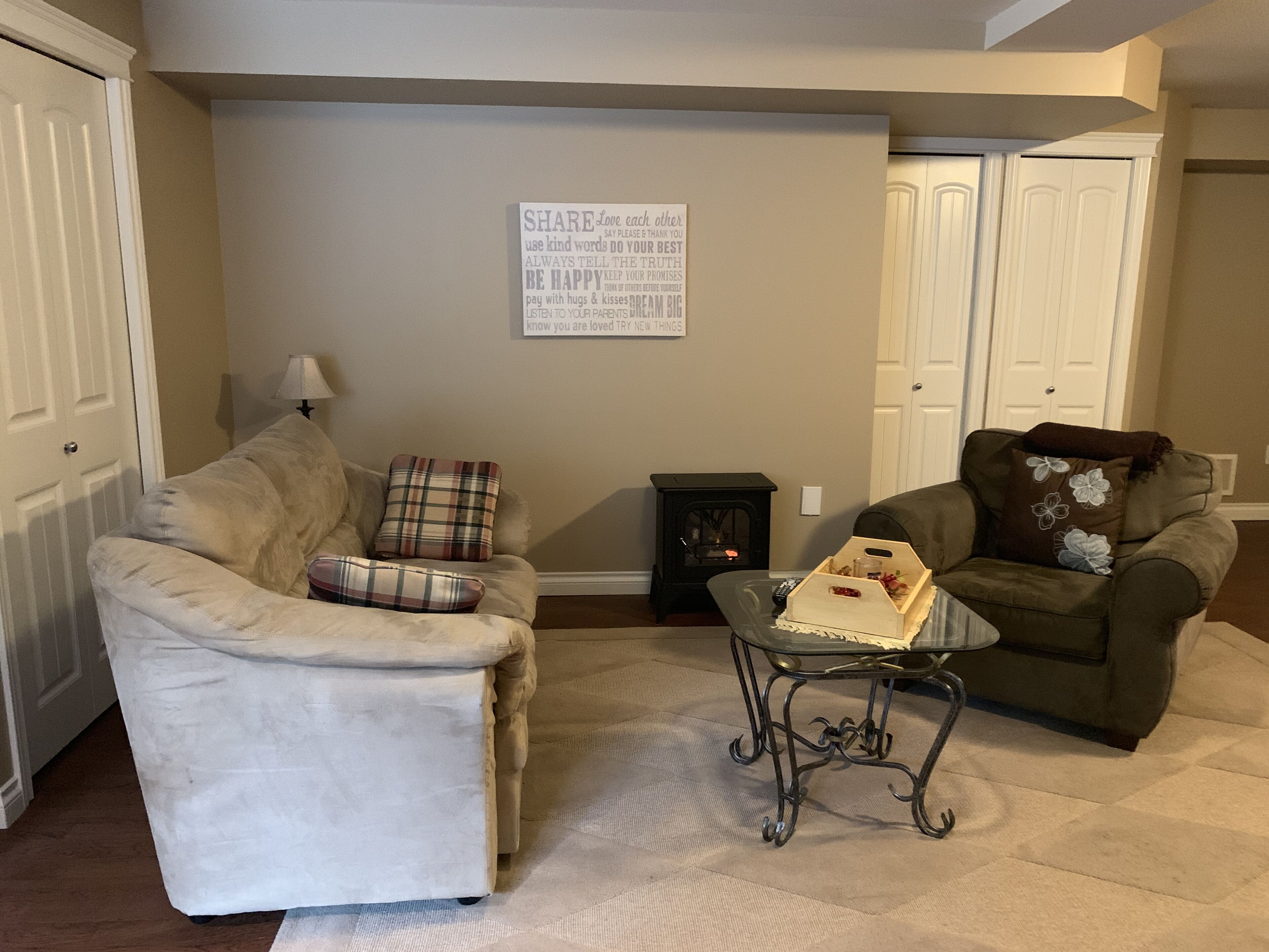 Charming Fort Langley Spot!