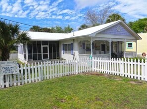 Exterior - Inlet Breeze - Quaint Vacation Rental House (Tybee Island)