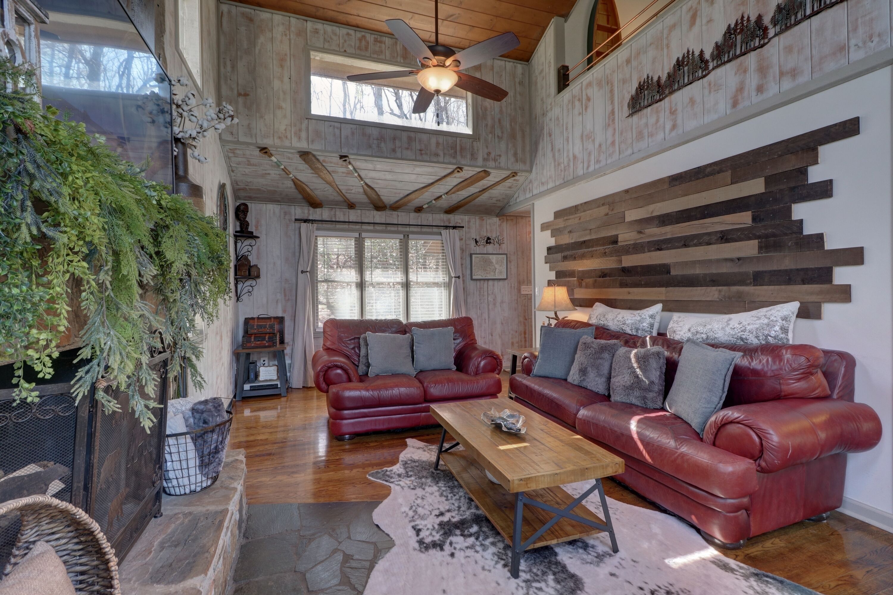 Beautiful@Big Canoe. Pool, Lake, Golf, Tennis, Boat Rentals. Pets OK. Sleeps 13+