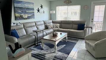 Een smart-tv, videogames, een dvd-speler en boeken