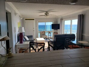 Televisio, DVD-soitin, videokirjasto