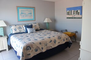 2 bedrooms, iron/ironing board, WiFi, bed sheets - Gulf Front, Top Floor End Unit with Front & Side View of Gulf (Fort Walton Beach)