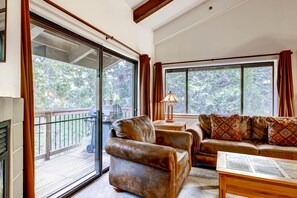TV, fireplace - (B207) Loft Condominiums (Yosemite National Park)
