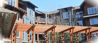 Enjoy Mountain Views @ Fully Equipped 2BR2BA Hotel Condo