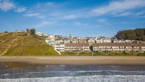 On the beach - Absolute ocean/beach front - La Selva Beach- gated (La Selva Beach)