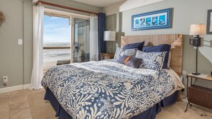 3 bedrooms, iron/ironing board, WiFi, bed sheets - Absolute ocean/beach front - La Selva Beach- gated (La Selva Beach)