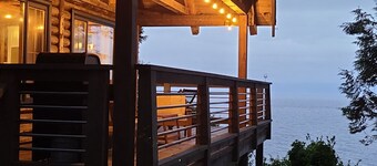 An Oceanfront Cottage with Stunning Views and Direct Beach Access