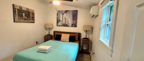 2 chambres, fer et planche à repasser, Wi-Fi gratuit, draps fournis