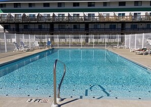 Outdoor pool - Beach Days & Bay Sunsets. Your Easy OCMD Escape! Raffles Unit 339 N (Ocean City)