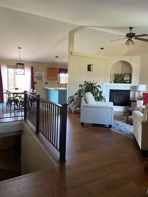 TV, fireplace, DVD player, books