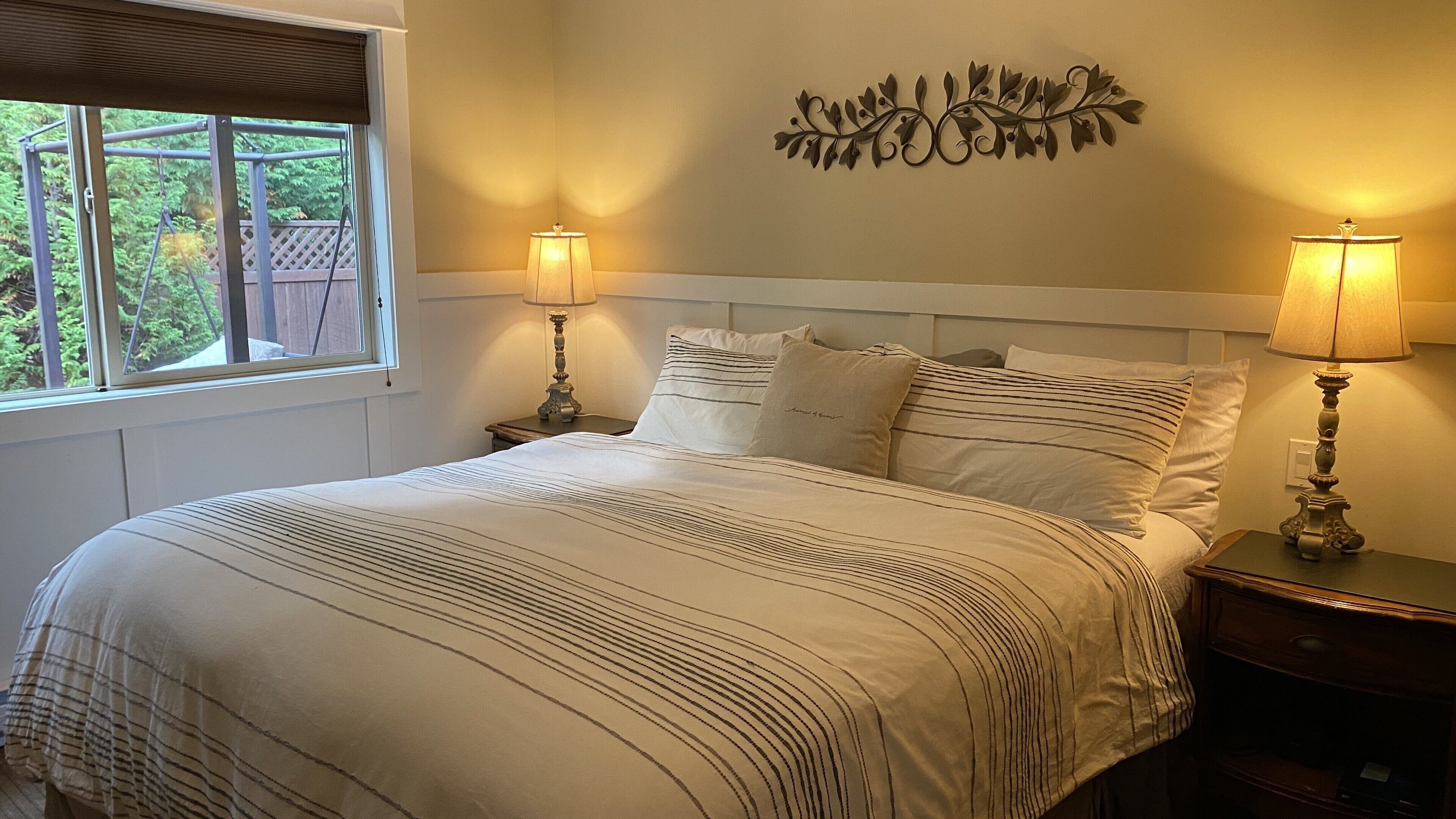 2 habitaciones, tabla de planchar con plancha, wifi y ropa de cama 