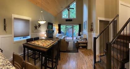 Pet Friendly 2 Schlafzimmer plus Dachboden, in Parksville schönen Urlaubsgebiet