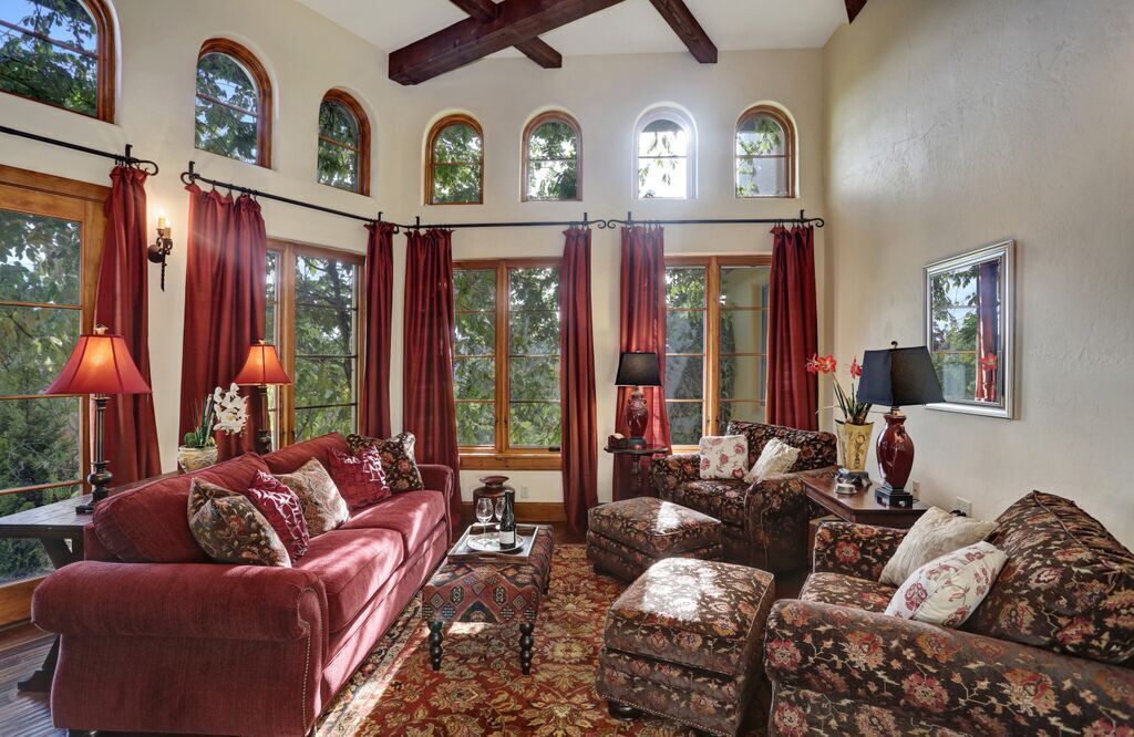 Casi Cielo Tuscan Vineyard Estate, North Willamette Valley, Spectacular Views