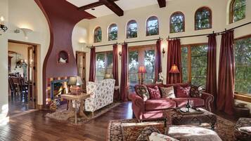 Smart TV, fireplace, DVD player, books