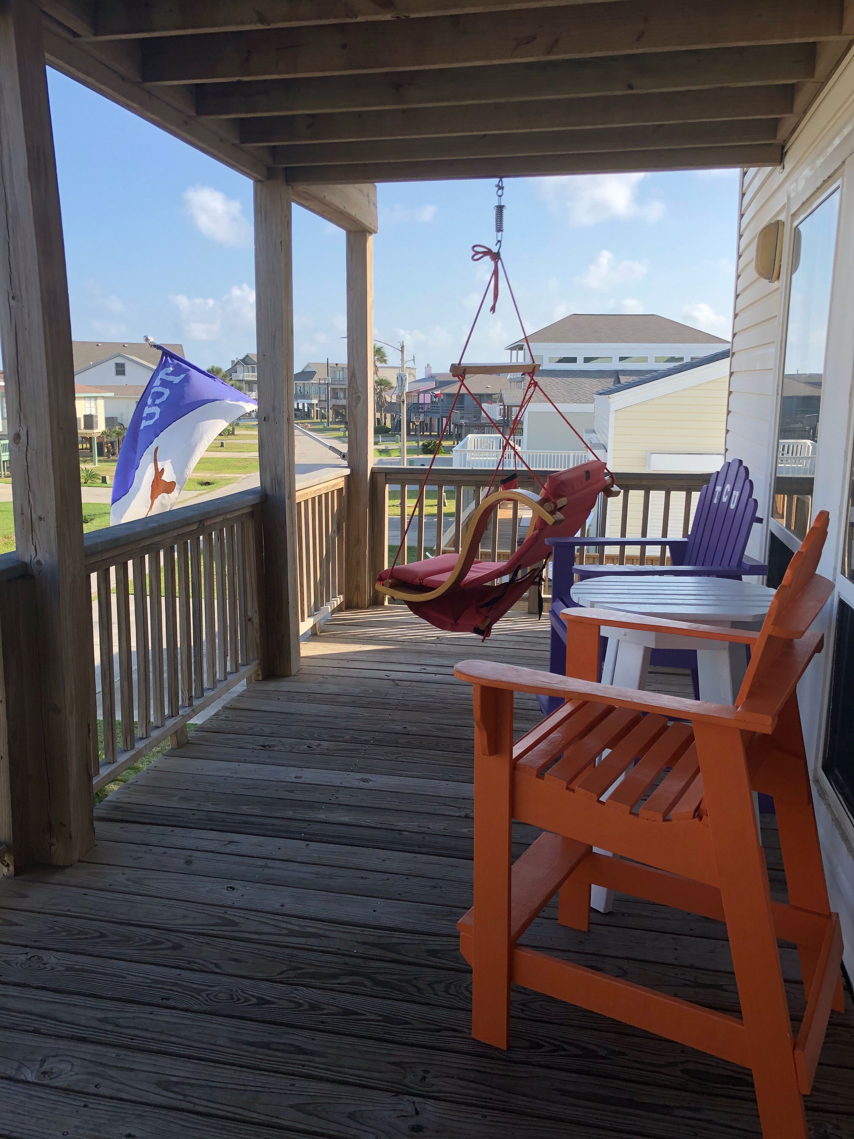 Short walk to beach! Close to town!