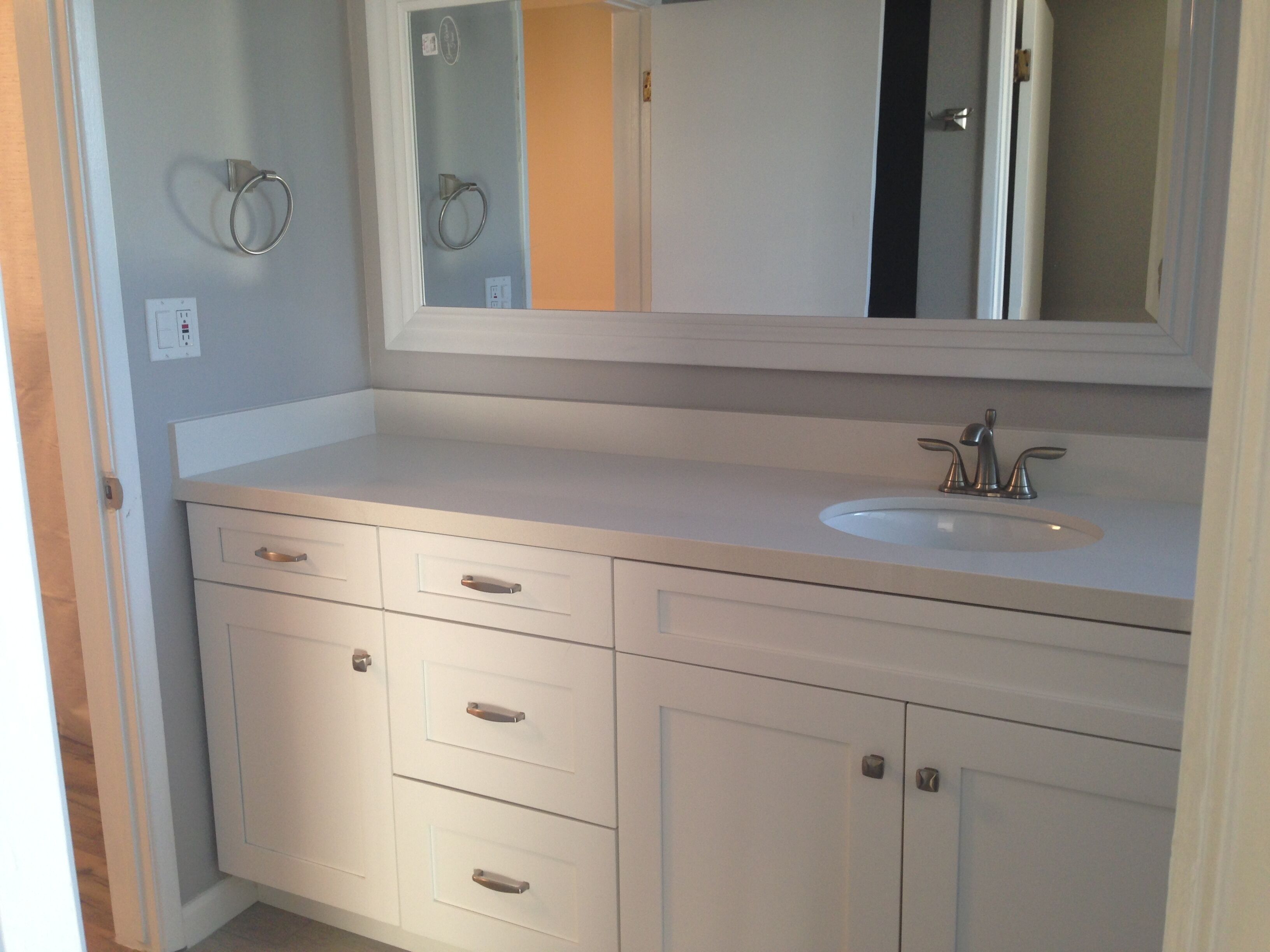 Fully furnished, 2050 Sq foot 4 bedroom, dining, large living room,den&Jacuzzi 