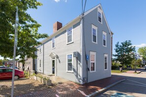 Exterior - Beautifully renovated historic home (Portsmouth)