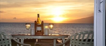 Pikake - West Maui Beachfront Condo! 20 Feet from the Ocean!