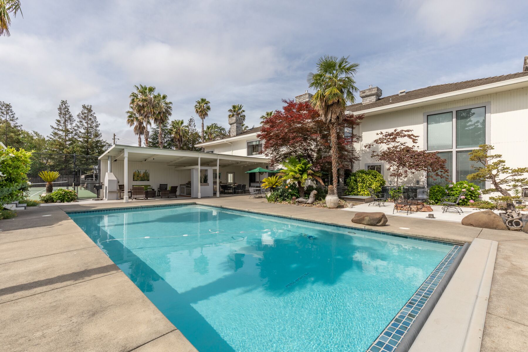 Gustafsson Estate-  Vineyard Estate with Tennis Court and Swimming pool