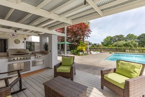 Terrace/patio - Gustafson Estate: Luxurious vineyard retreat! (Sonoma)