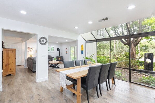 Dining - Gustafson Estate: Luxurious vineyard retreat! (Sonoma)