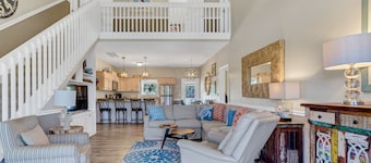 Welcome to "Salt Therapy” 5b/3ths; Just 435 Feet To The Ocean!