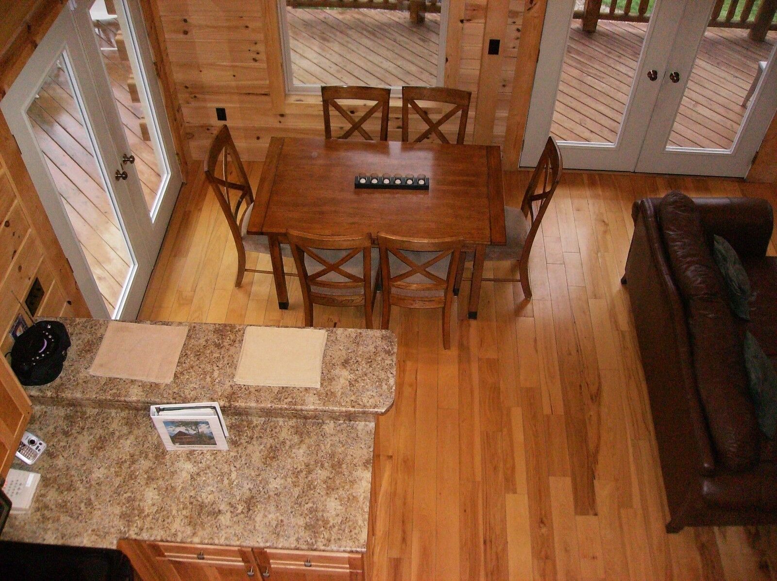 Beautiful Secluded Deluxe Log Cabin Overlooking Stocked Pond