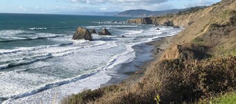 Red Barn Retreat - Romantisches und friedliches Cottage in der Nähe des beliebten Wanderwegs